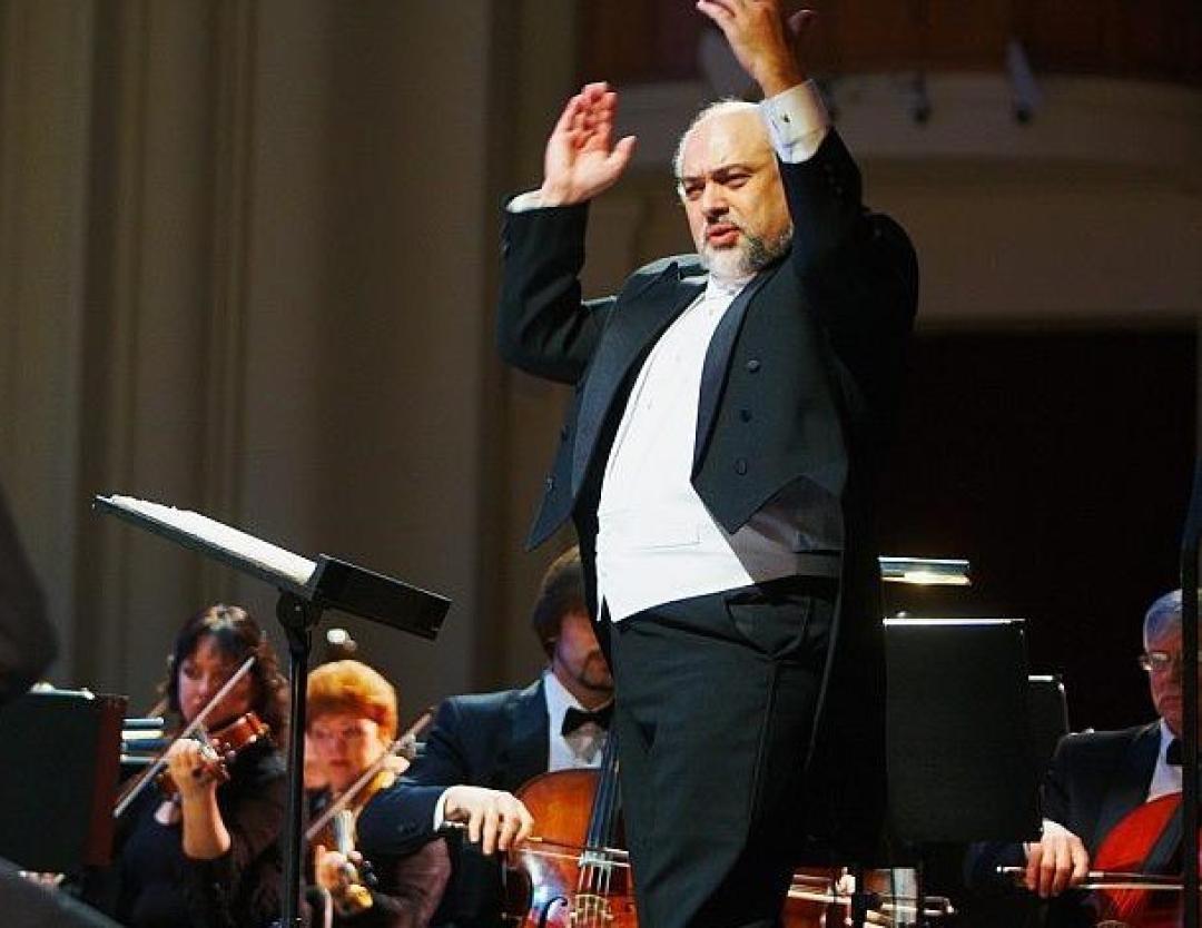 Bildquelle: https://operaandballet.com/people/constantine_orbelian/ Bildquelle: https://operaandballet.com/people/constantine_orbelian/